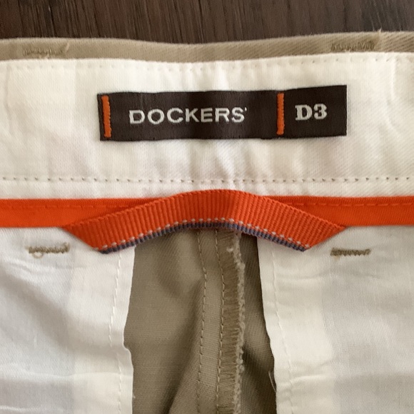 DOCKERS D3 CHINO KHAKI PANTS TAN COTTON PLEATED - Picture 4 of 9